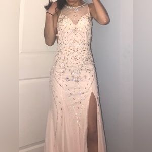 Beautiful Camille La Vie Rose dress size 0. Worn once.